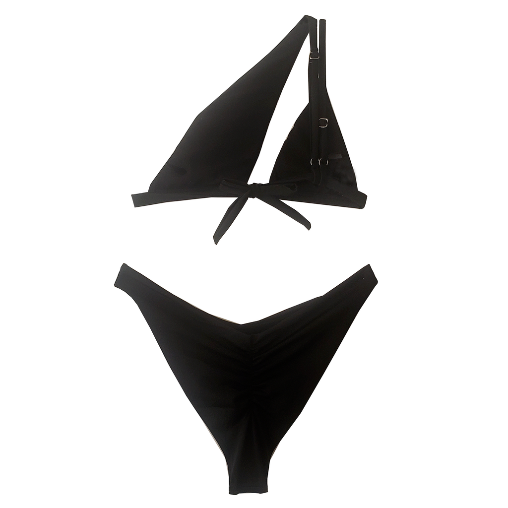 bikini negro levanta pompi